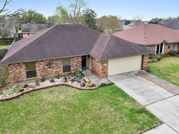 2nd image of 206 Sleepy Hollow Dr