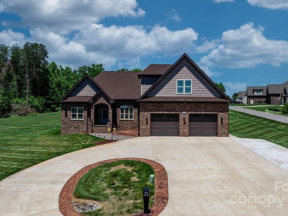 3rd image of 5160 Meadow Park Ln