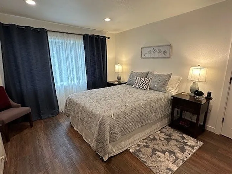 553 Chetco Ave #2 — Photo 3