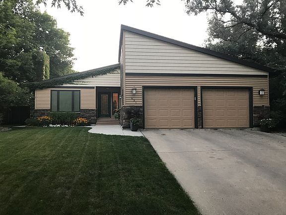 3rd image of 631 Cottonwood Ct