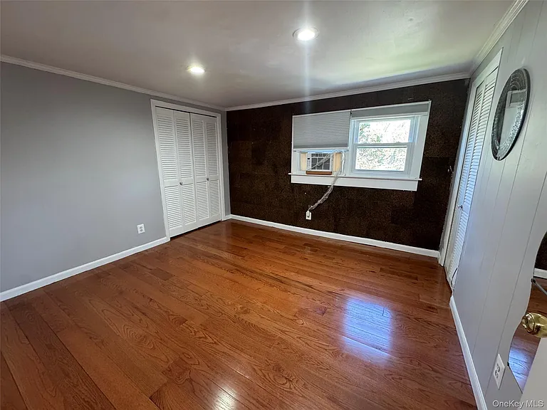 486 Silver St — Photo 5