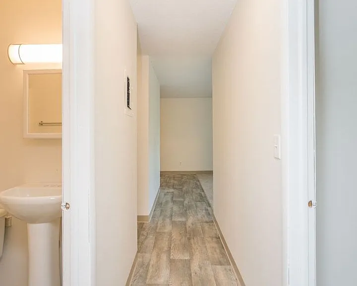 109th Place Apartments — Photo 29