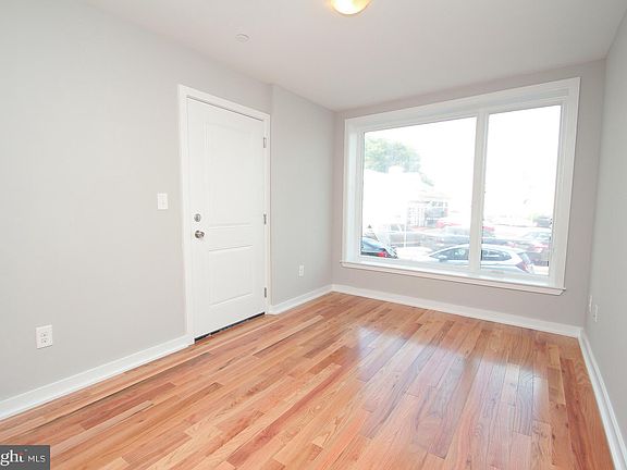 4th image of 1204-1206 E Palmer St