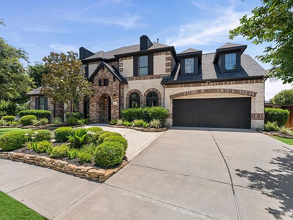 3rd image of 18703 S Bee Cave Springs Cir