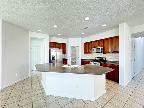 4th image of 426 Paseo Roja Pl NE