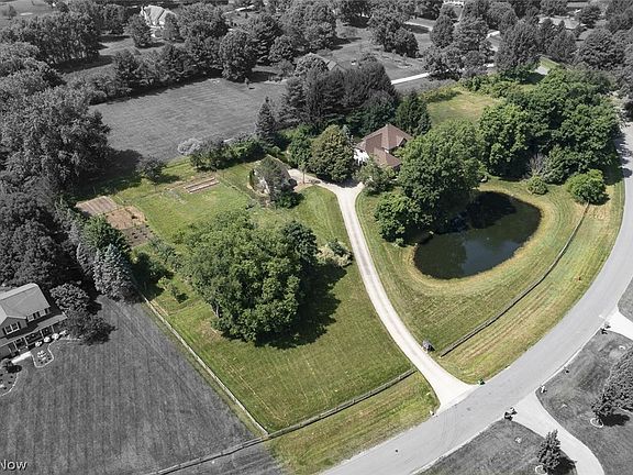 2nd image of 3815 W Sweet Briar Dr