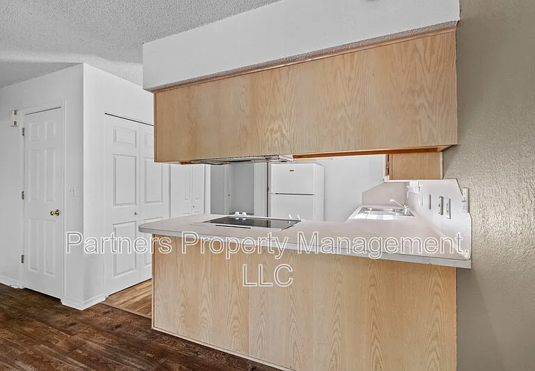 1621 N Leverett Ave #7 — Photo 7
