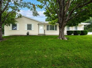 3334 S Hampton Dr, Bettendorf, IA 52722