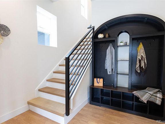 2nd image of 3928 Vallejo Street