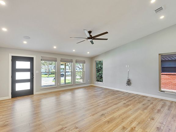 4th image of 1200 Choquette Dr