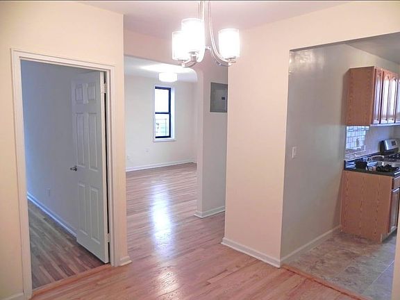 3rd image of 3437 Knox Pl #1