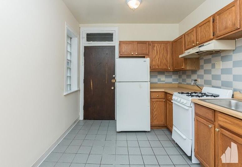 1st image of 4225 N Paulina St APT 3W