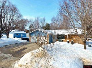 905 Woodland St, Saint Peter, MN 56082