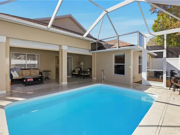 1087 Silverstrand DR, NAPLES, FL 34110