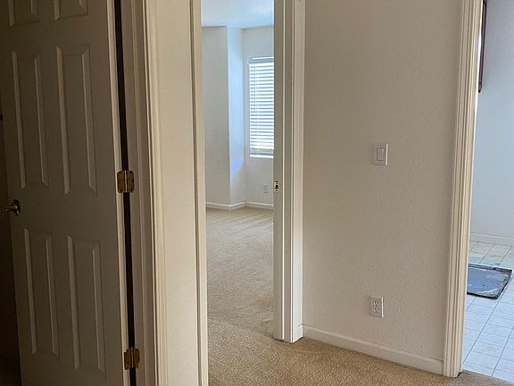 5th image of 10 Porta Vista Ct