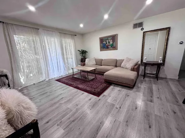 1072C Cabrillo Park Dr APT C, Santa Ana, CA 92701