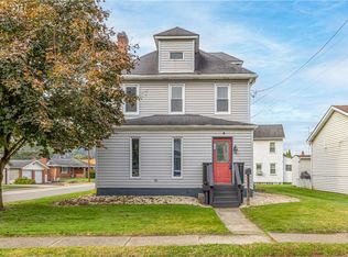 201 Walters Ln, Springdale, PA 15144