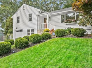130 Ross Hill Rd, Fairfield, CT 06824