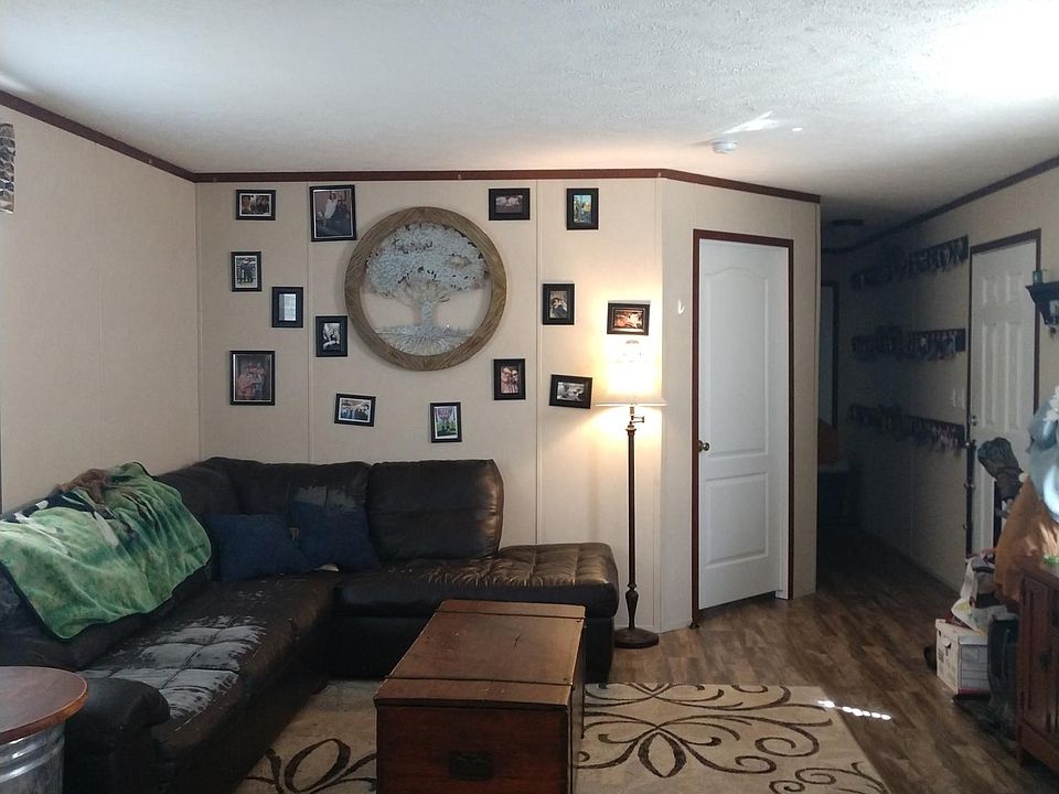 2nd image of 24 Blue Grass Vlg