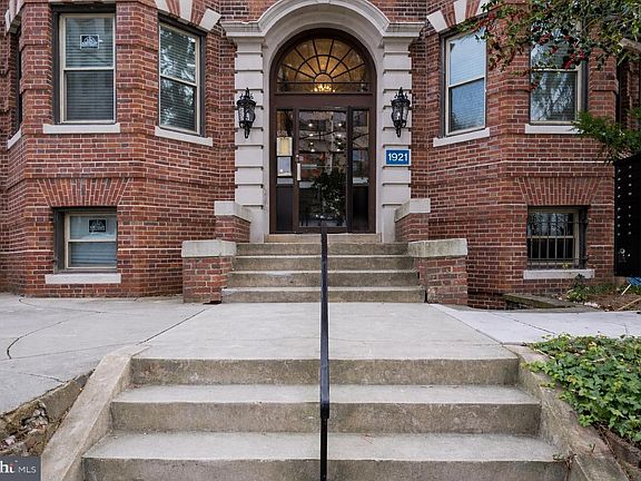 3rd image of 1921 19th St NW APT 3