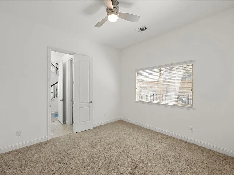 102 Kildrummy Ln — Photo 23
