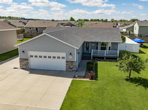 6175 Reily Rd, Bismarck, ND 58504