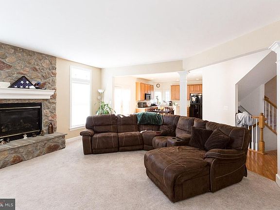 4th image of 1012 Dorthea Ct