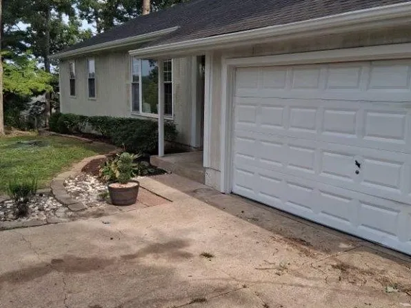 3920 Tara Pl, Villa Ridge, MO 63089