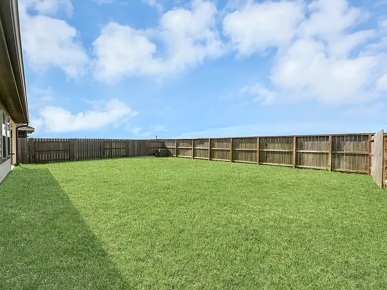 26631 Castiel Dr — Photo 35