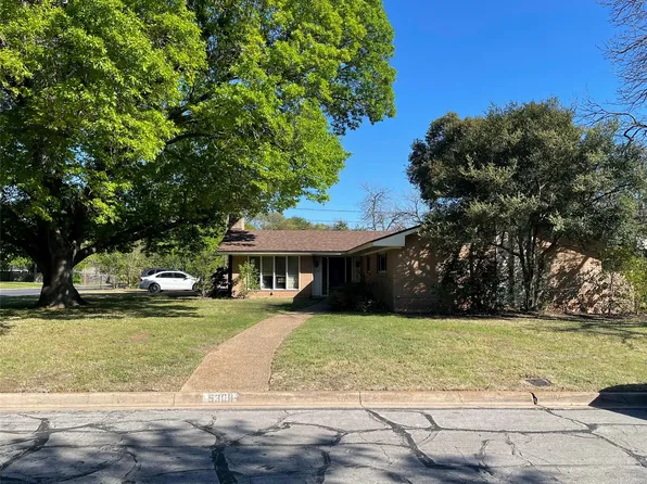 5300 Lake Crest Dr, Waco, TX 76710