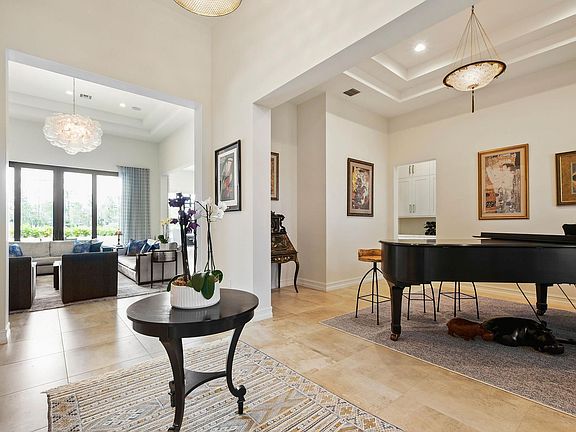 5th image of 7952 SE Old Plantation Cir
