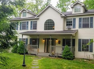 7 Newbury Ln, Rock Hill, NY