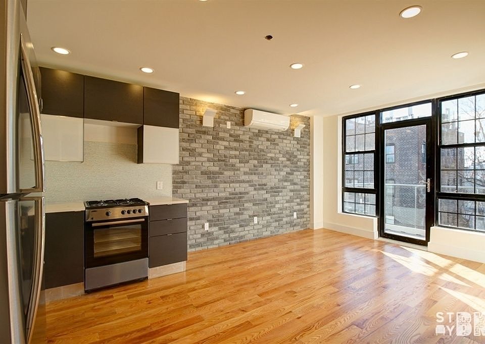 1st image of 376 Franklin Ave APT 3A