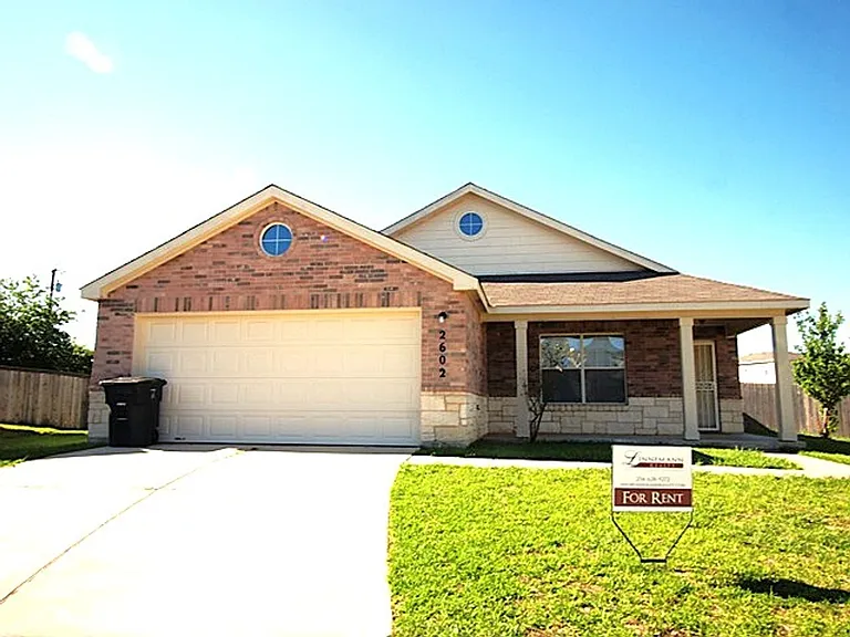 2602 John Porter Dr — Photo 1
