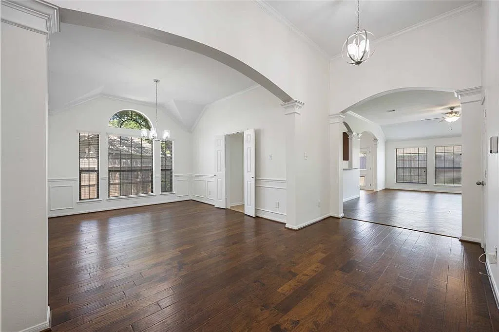 4 bed, 2347 sqft, $2,800 — Photo 4