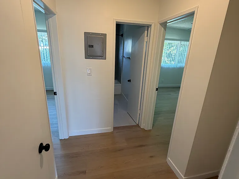 2733 Montrose Ave #5 — Photo 13