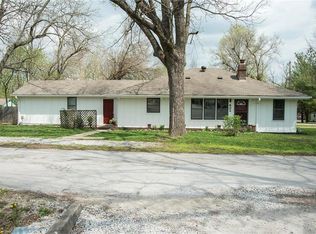 602 Oak St, Greenwood, MO 64034