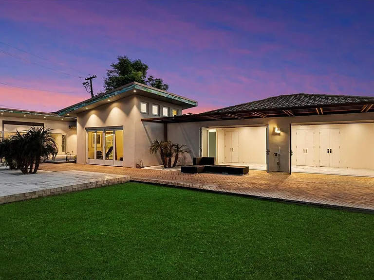 341 E Monte Vista Rd — Photo 53