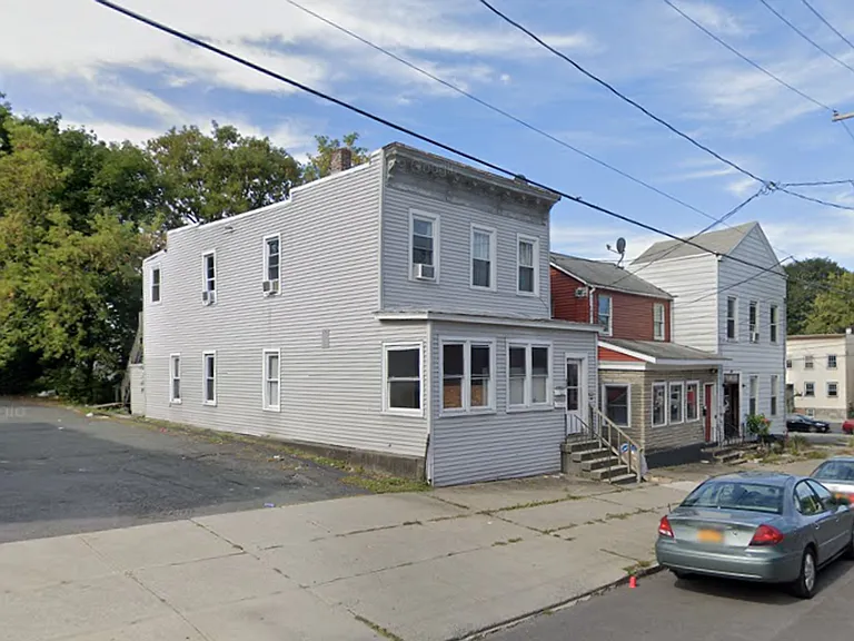 664 State St — Photo 1