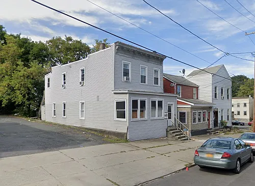 664 State St Photo 1