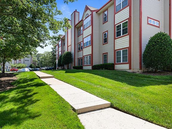 2nd image of 77 Trotters Ln #77