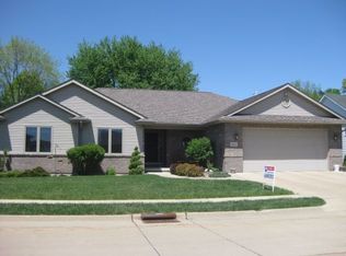 4983 Twilight Dr, Dubuque, IA 52002