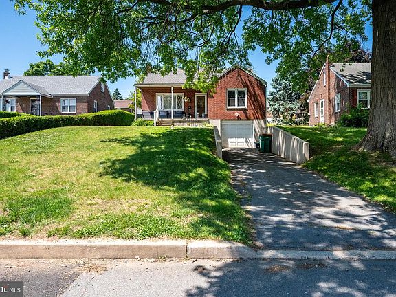 3rd image of 1941 Garfield Ave