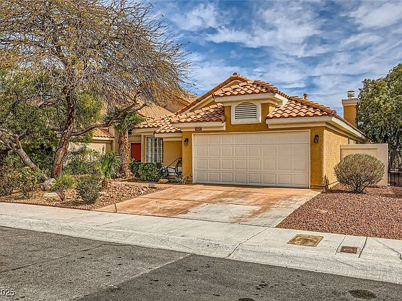 3rd image of 1424 Desert Hills Dr