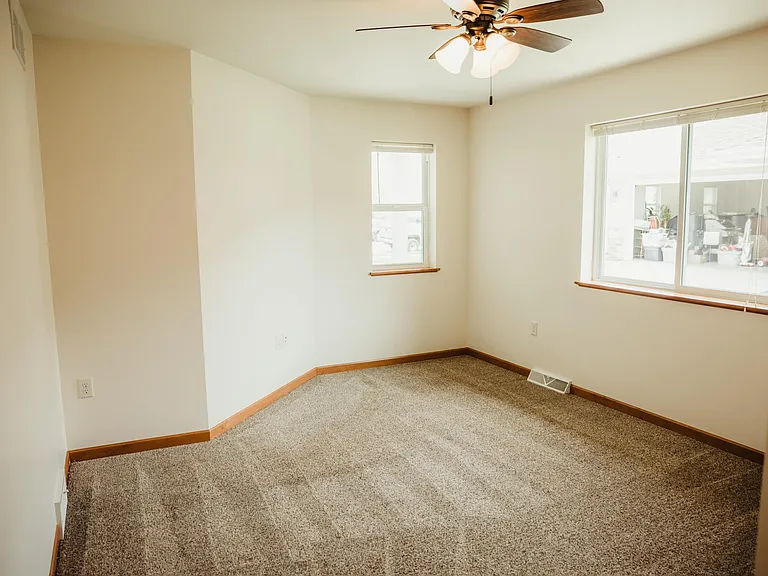 828 Oregon Parks Ave — Photo 13