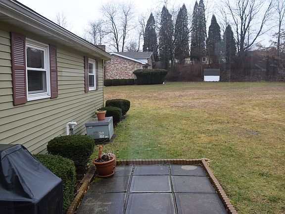 5th image of 200 Blueberry Dr