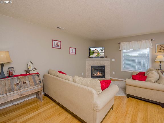 5th image of 7430 NE 59th St