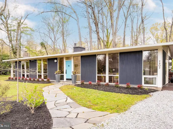 2402 Daphne Ln, Alexandria, VA 22306