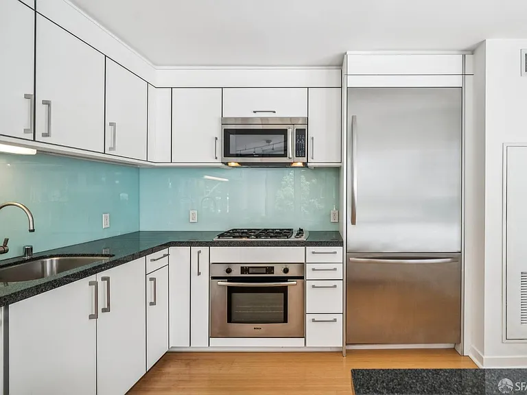 301 Main St #3E — Photo 7