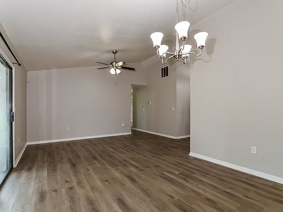 5th image of 518 Carlsbad Dr